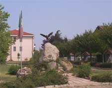 Monumento dedicato agli Alpini ed ai caduti